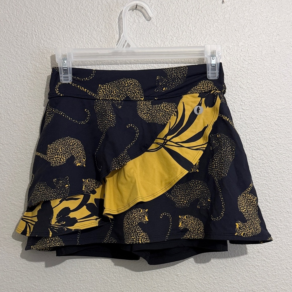 Dona Jo- Leopard Print Ruffled Pickleball/Tennis/Golf Spin Skirt Skort (Fly)